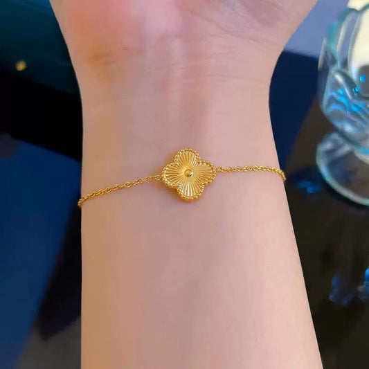 Single GoldClover Bracelet