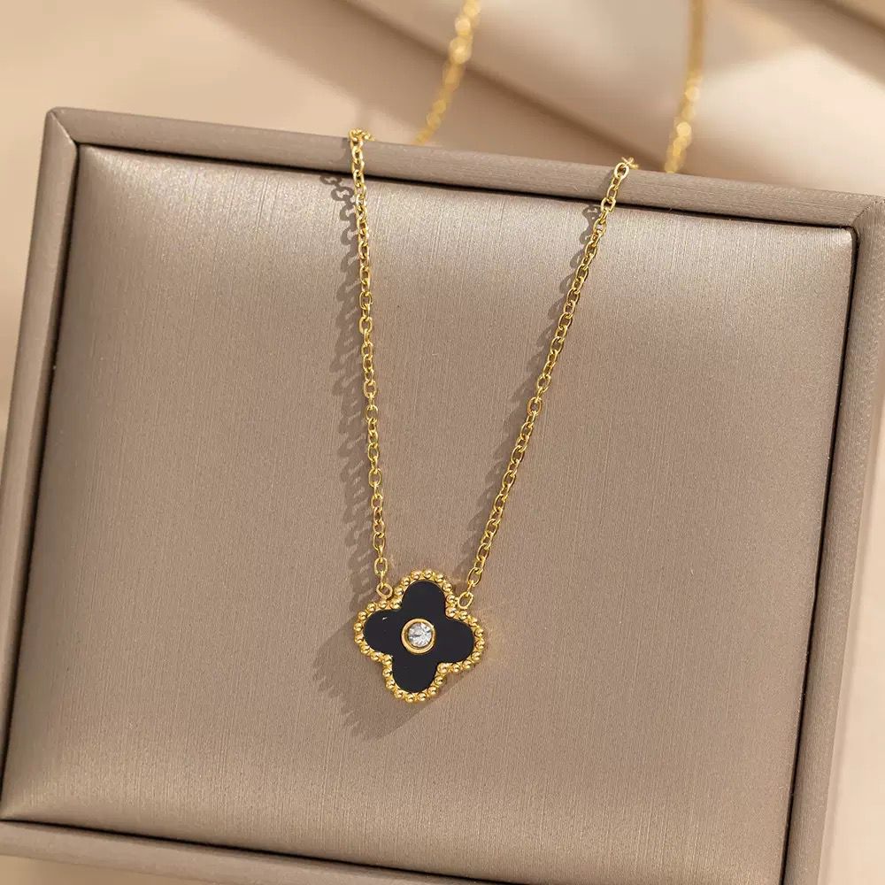 Clover Necklace