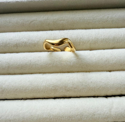 Wavy Ring
