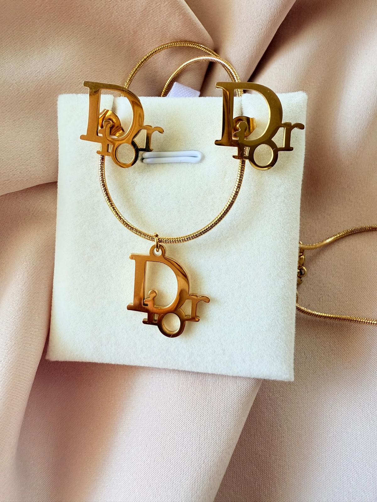 D Pendant Set