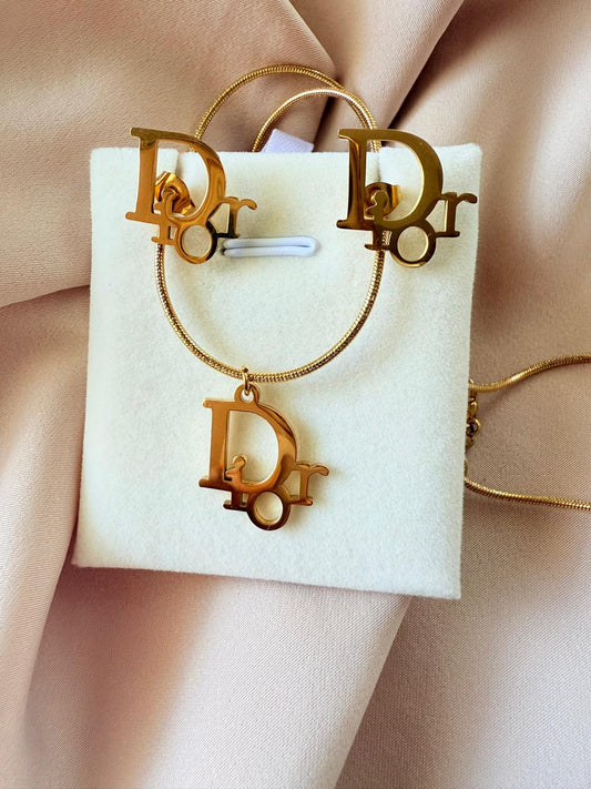 D Pendant Set